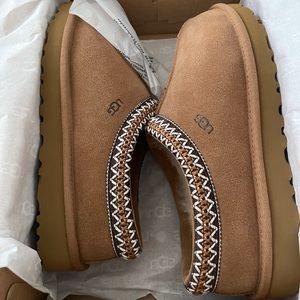 SOLD Ugg Chestnut Tasman